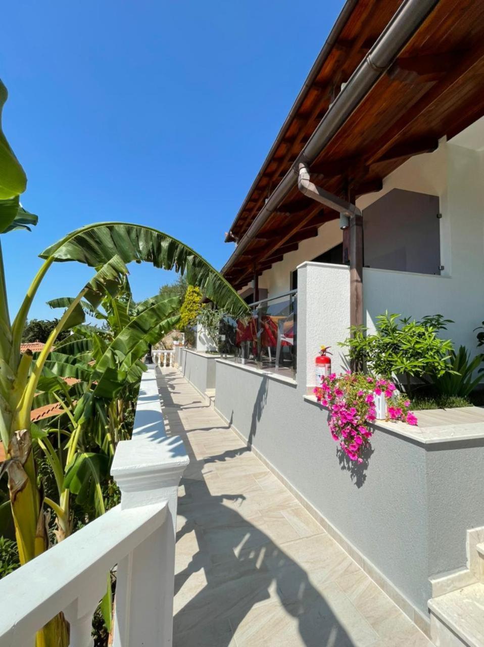 Hotel Ramosaco, Radhime, Vlore Dış mekan fotoğraf